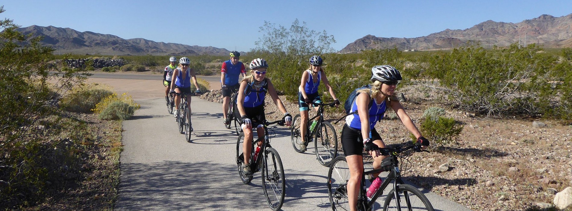 Group_of_Cyclists_Grand_Canyon_National_Park.jpg