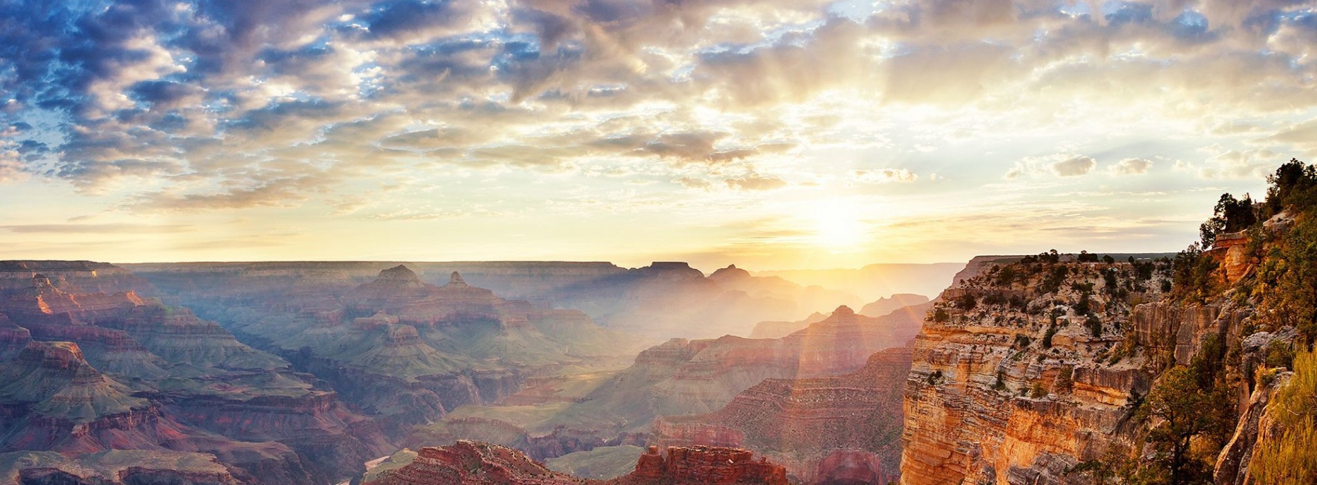 View_of_Grand_Canyon_at_sunrise.jpg