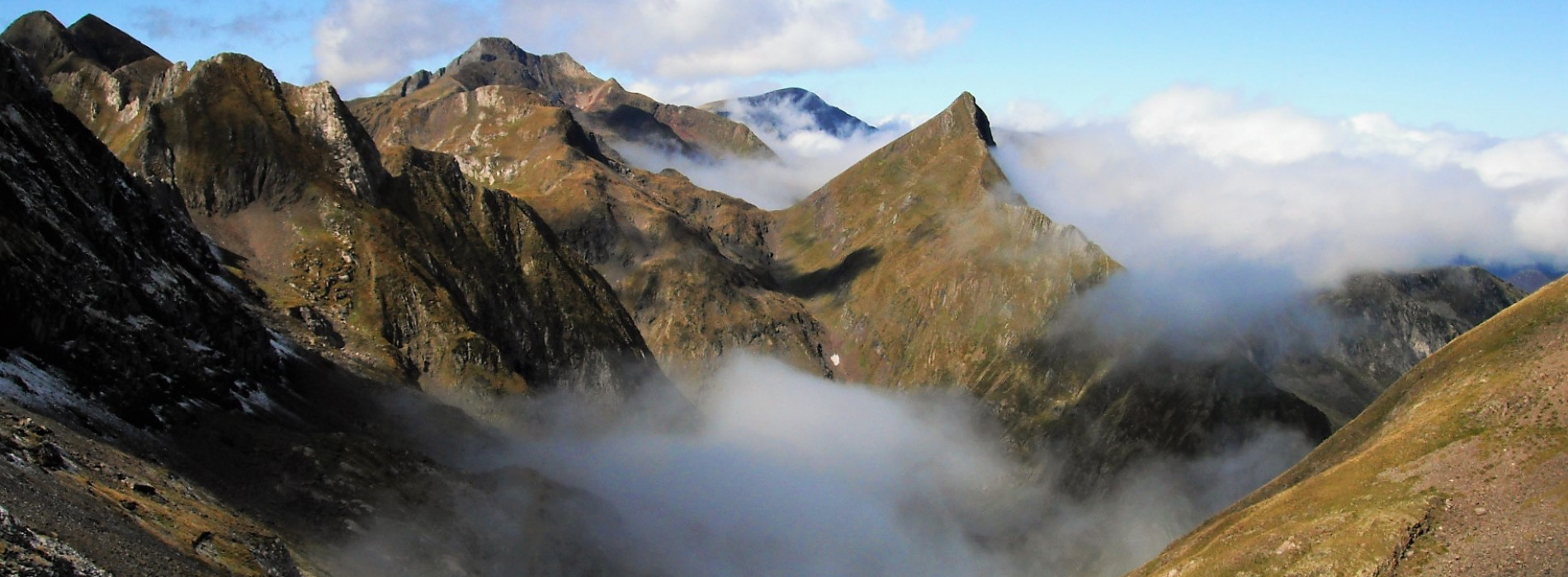 Spectacular landscapes of mountain peaks