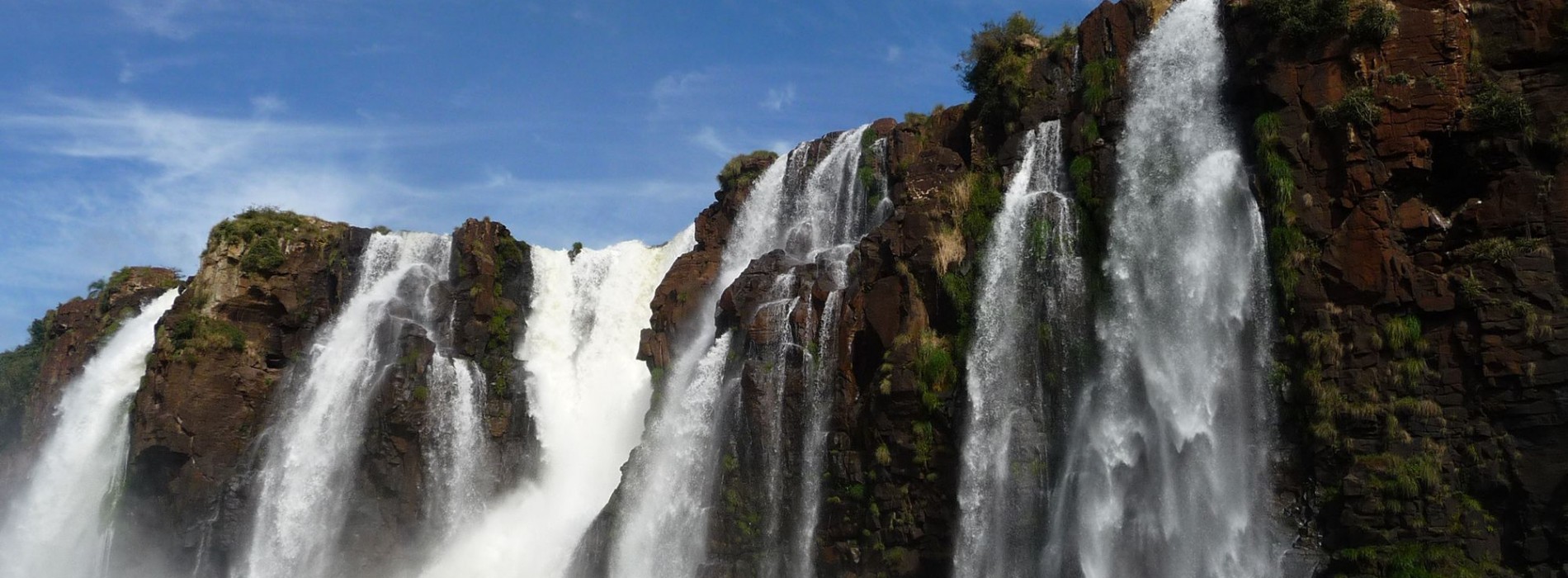 Iguassu_Falls_Brazil.jpg