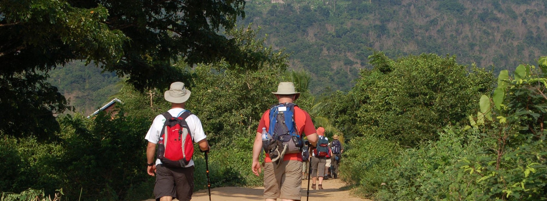 Fundraising_trekking_Angkor_Wat_Cambodia.jpg